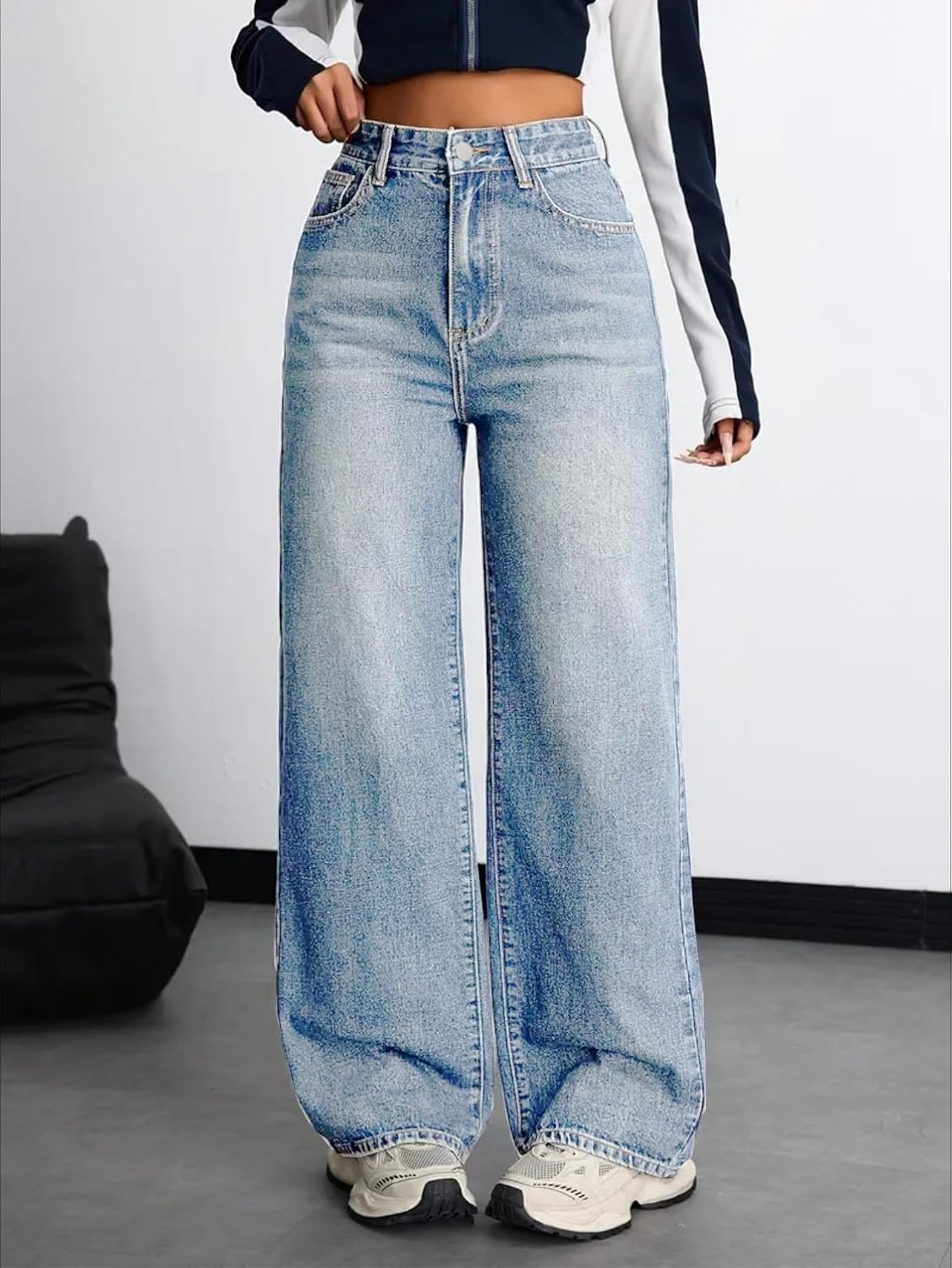 Women's Light Blue High-Rise Relaxed Wide-Leg Jeans - Image 3