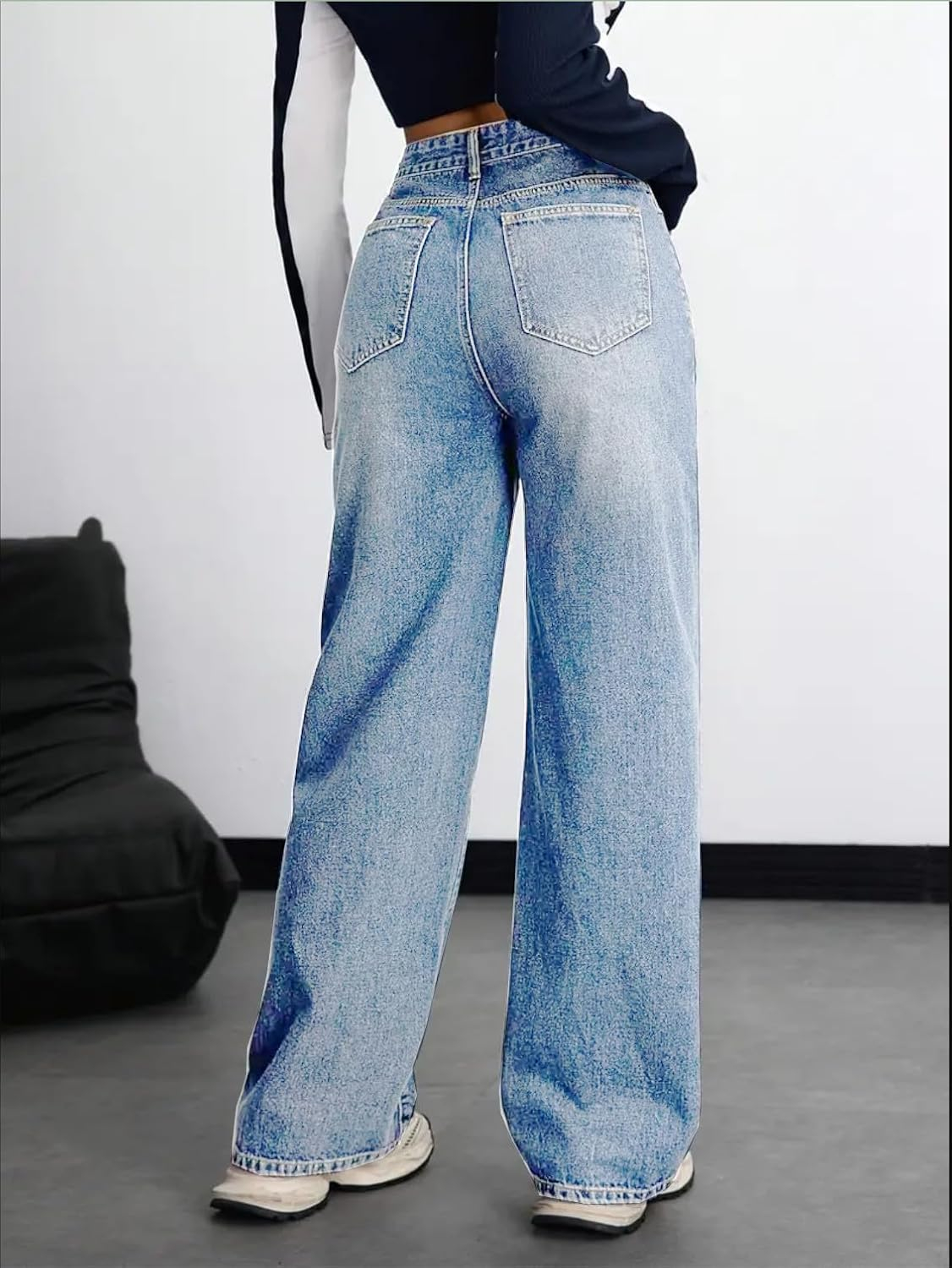 Women's Light Blue High-Rise Relaxed Wide-Leg Jeans - Image 4